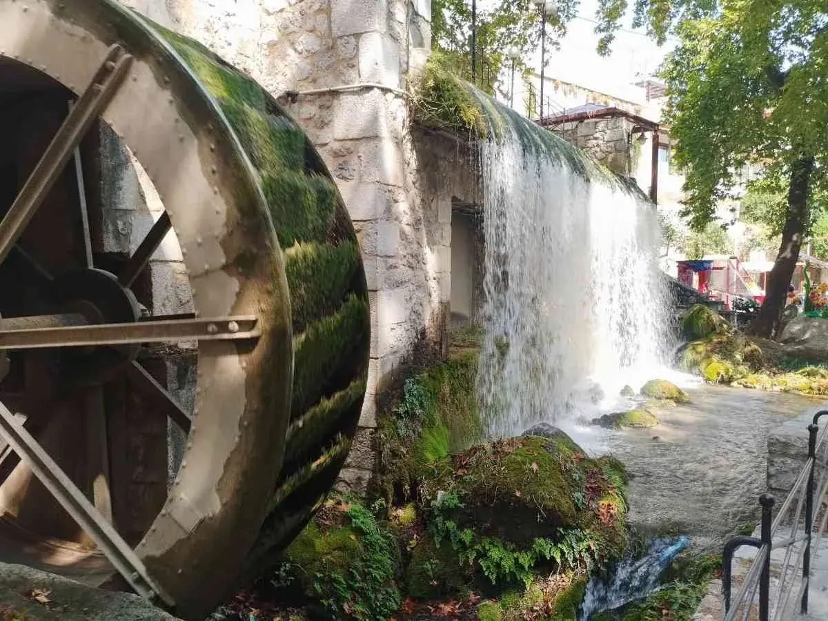 A waterwheel beside the river in Krya