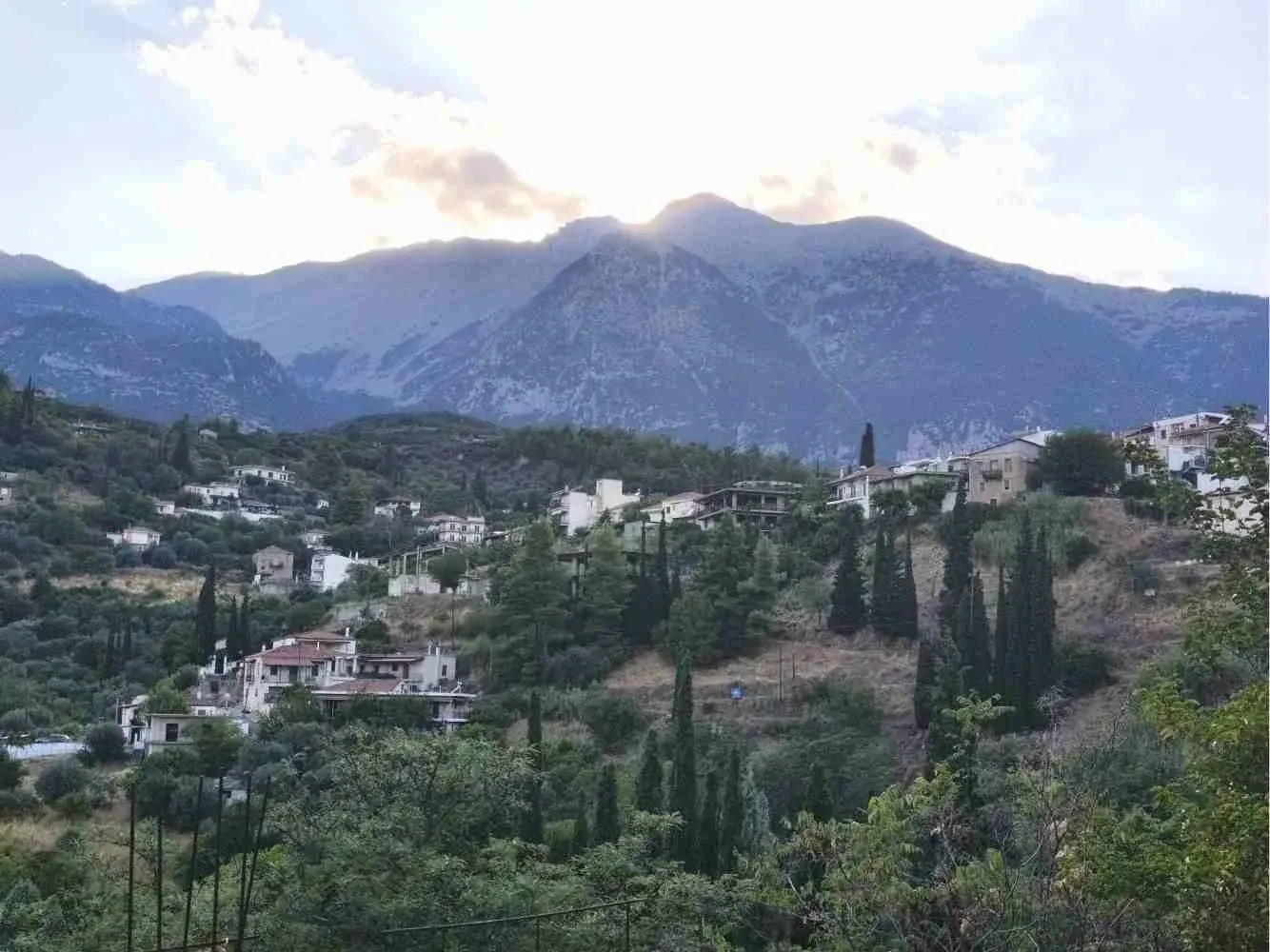 Davlia beneath Mount Parnassus