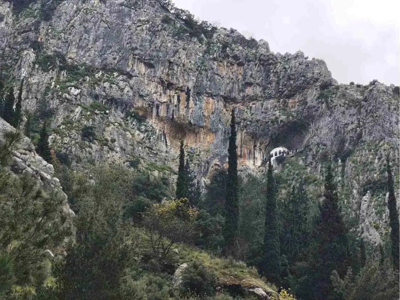 Gardavitsa and the chapel of Agia Ierousalim above Livadia